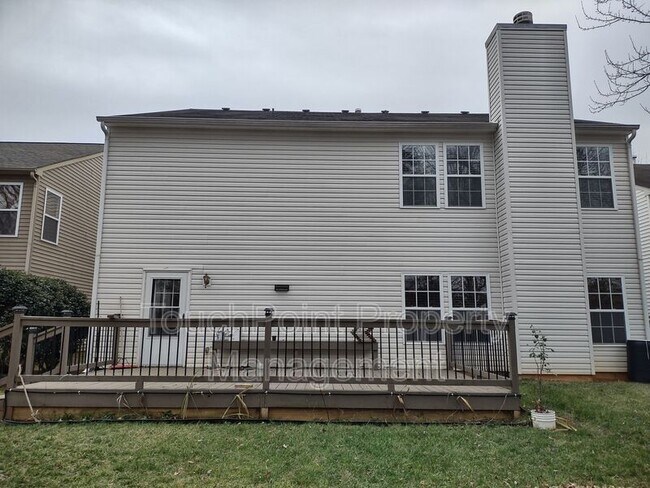 Building Photo - 2026 Durand Rd