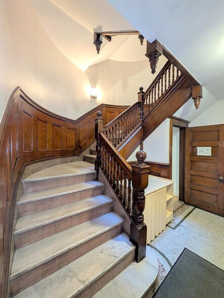 Building Photo - 84 Prescott St