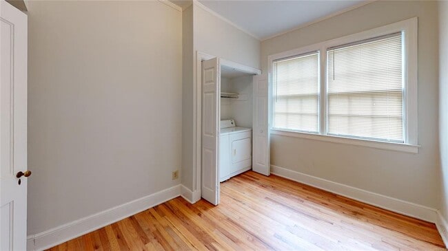 Building Photo - 603 Hubbard Ave