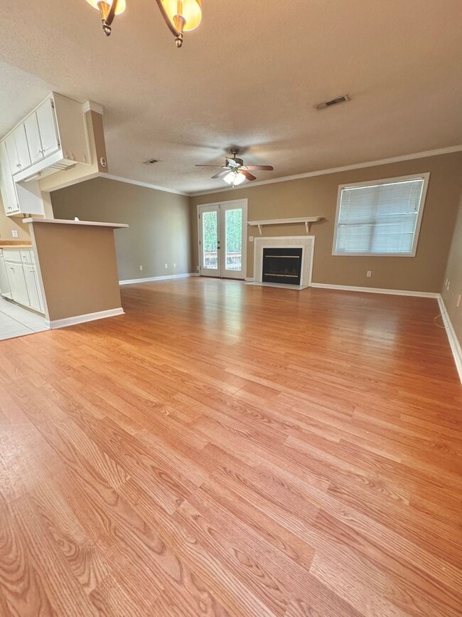 Building Photo - 211 Woodrun Dr