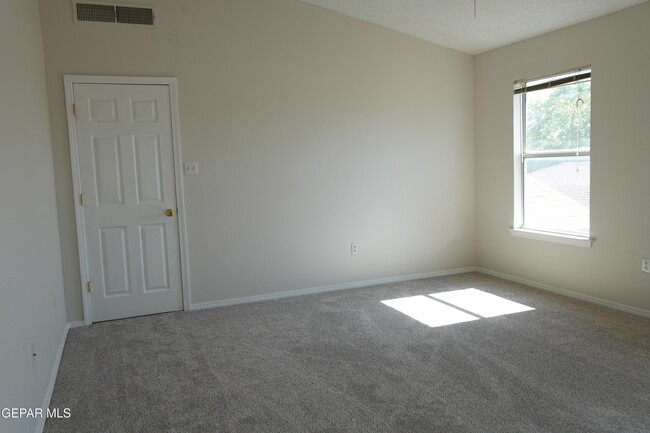 Building Photo - 661 Paseo Sereno Dr