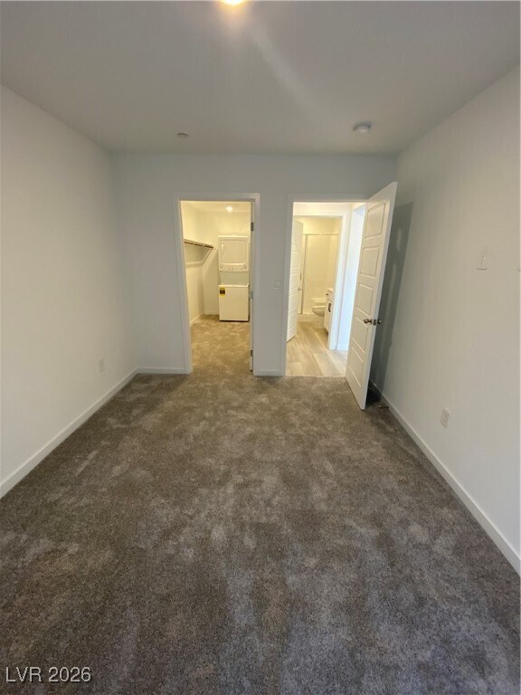 Building Photo - 9215 Sky Pointe Dr