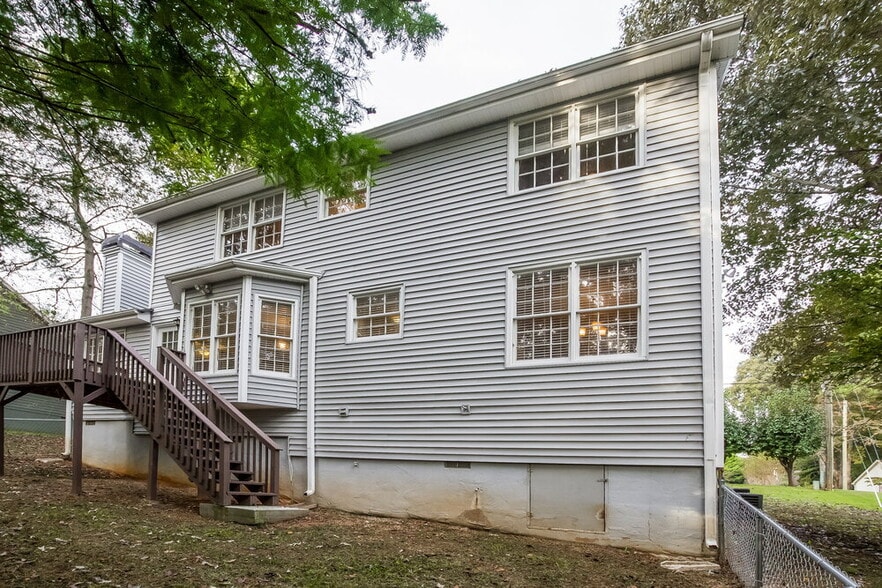 Building Photo - 5196 Olde Mill Dr NE