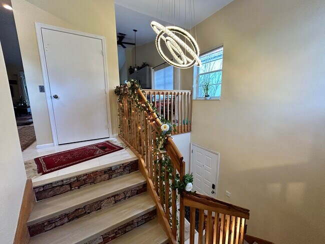 Building Photo - 7348 Lake Meadow Way