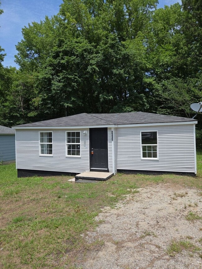 Building Photo - Newly remodeled home is located in Lancaster, SC 29720.