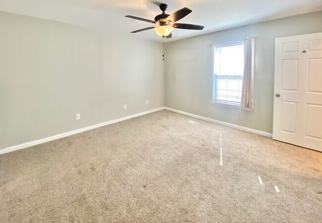 Building Photo - 102 Petworth Dr