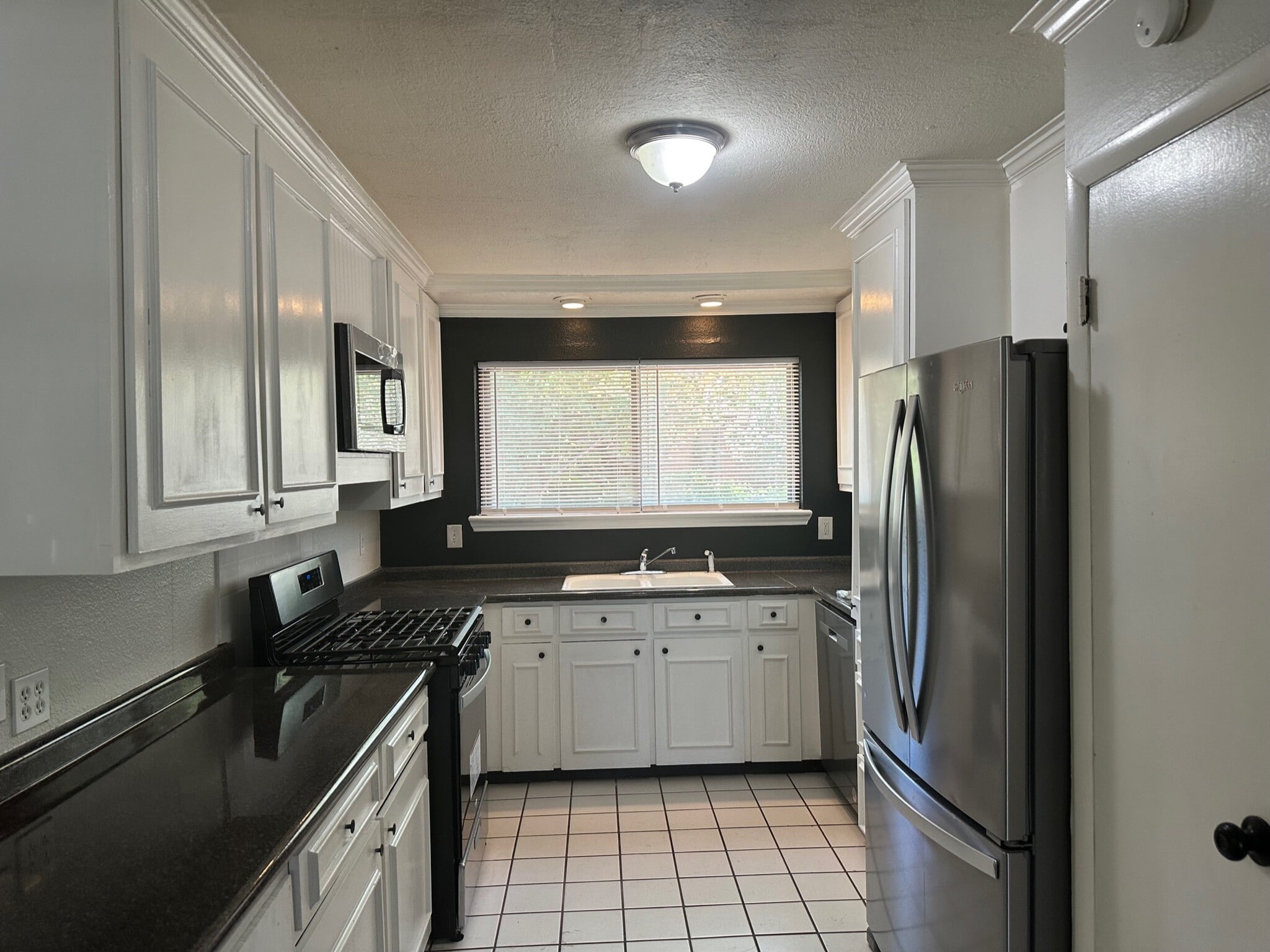 Building Photo - 3401 Princeton Dr
