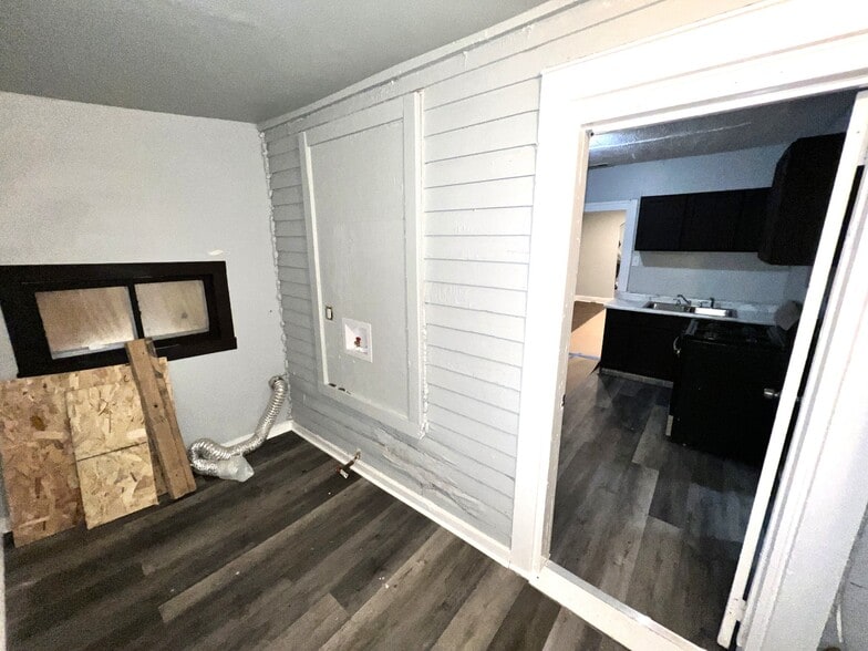 Building Photo - 6755 S Throop St