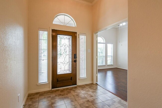 Building Photo - 2318 Appian Way