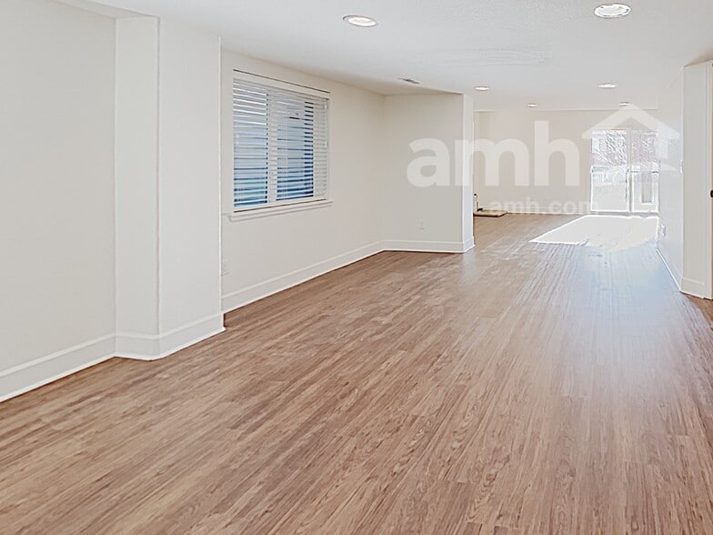 Building Photo - 10277 Nucla St