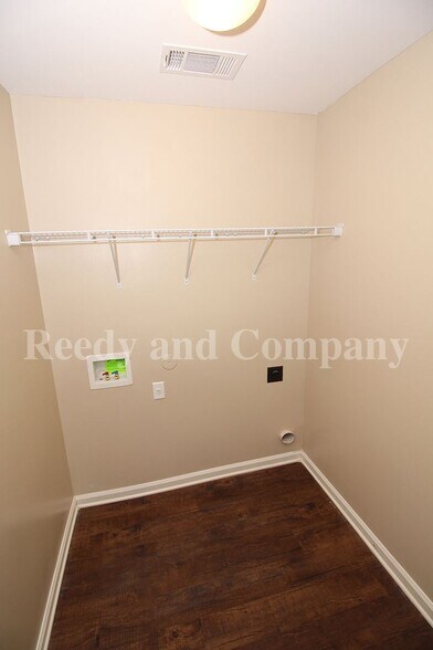 Building Photo - 5023 Acorn Dr