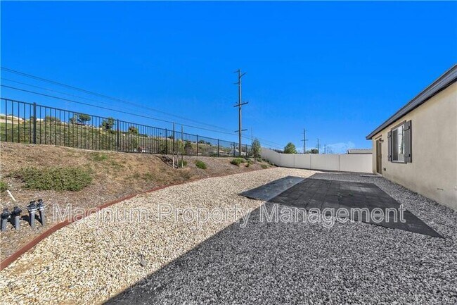 Building Photo - 21122 Saratoga Dr