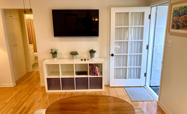 Living Room - 840 N Ogden Dr
