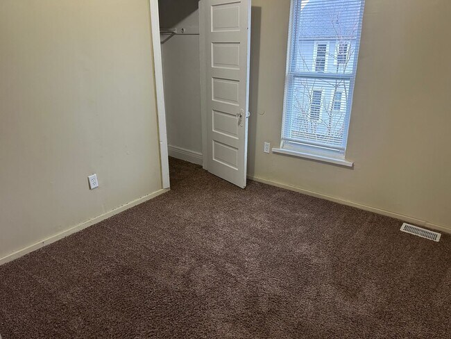 Building Photo - 409 Eastern Ave