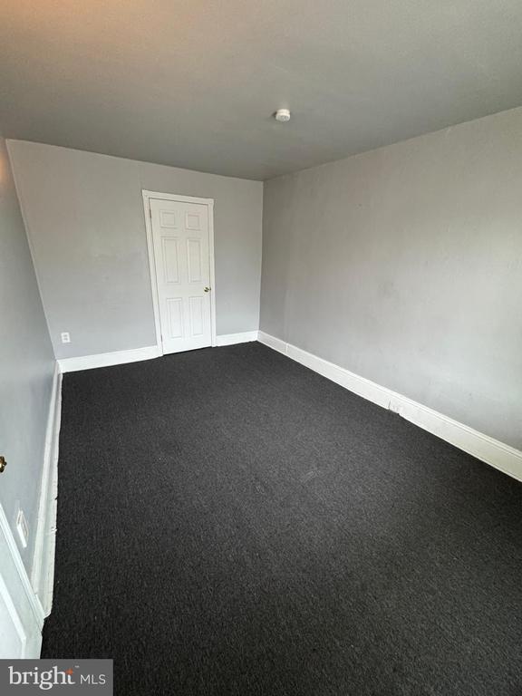 Building Photo - 533 BUTTONWOOD St