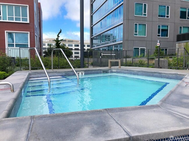 Building Photo - 1000 3rd St