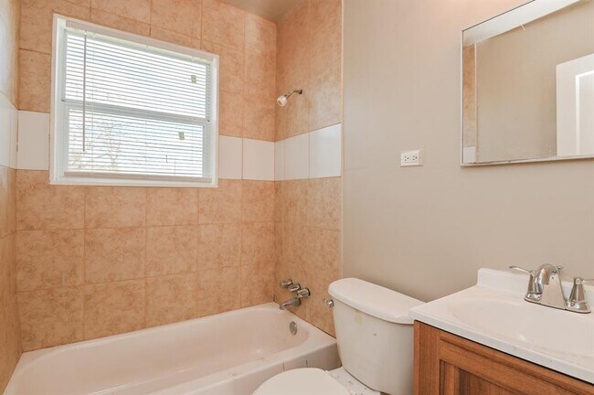 Building Photo - 3445 Rosalie St