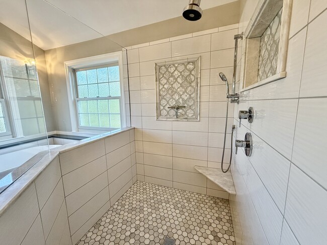 Building Photo - 354 Baltimore Dr