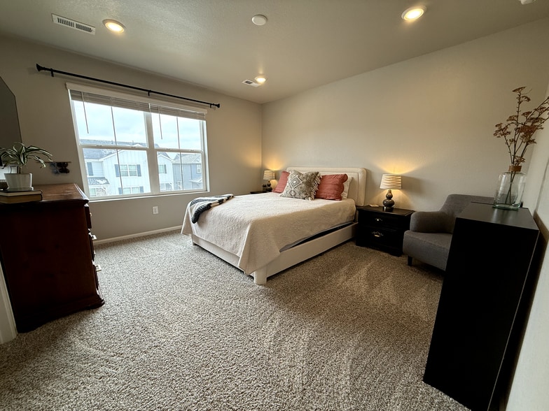 Building Photo - 752 N Shawnee St