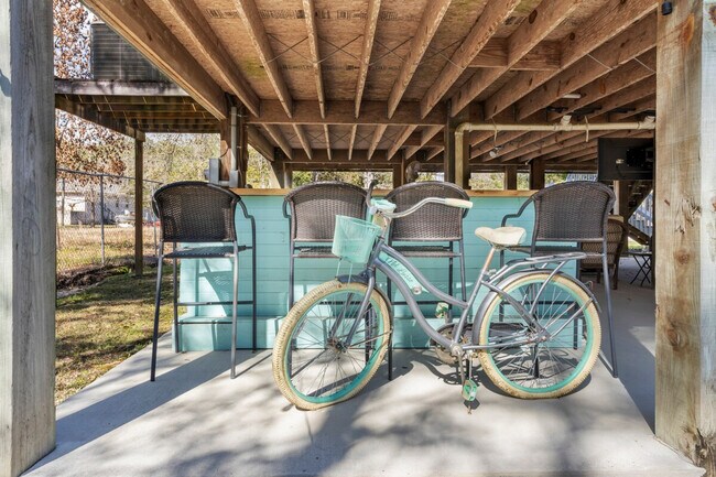 Building Photo - 309 Julia St