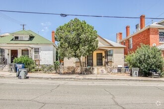 Building Photo - Great Location