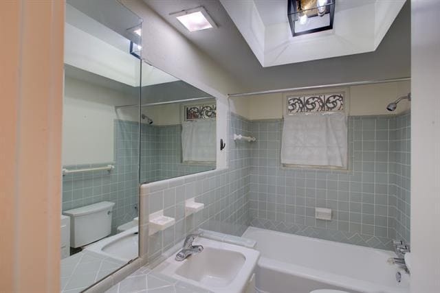 Building Photo - 6511 Ravendale Ln