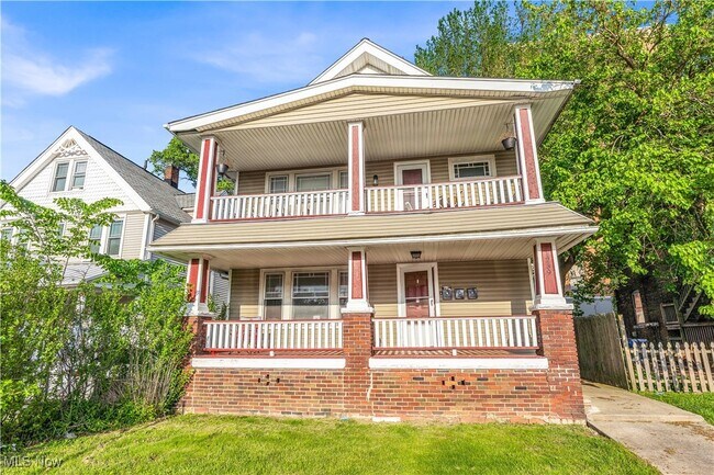 Primary Photo - 1239 W 115th St