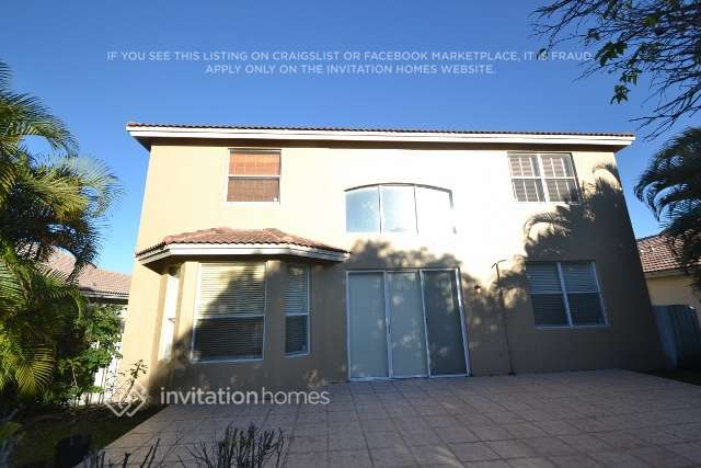 Building Photo - 1530 SW 193rd Ave