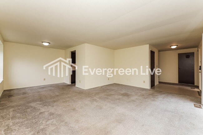 Building Photo - 5610 Troy Villa Blvd