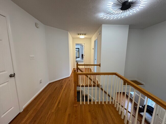 Building Photo - 307 Ludlow Dr