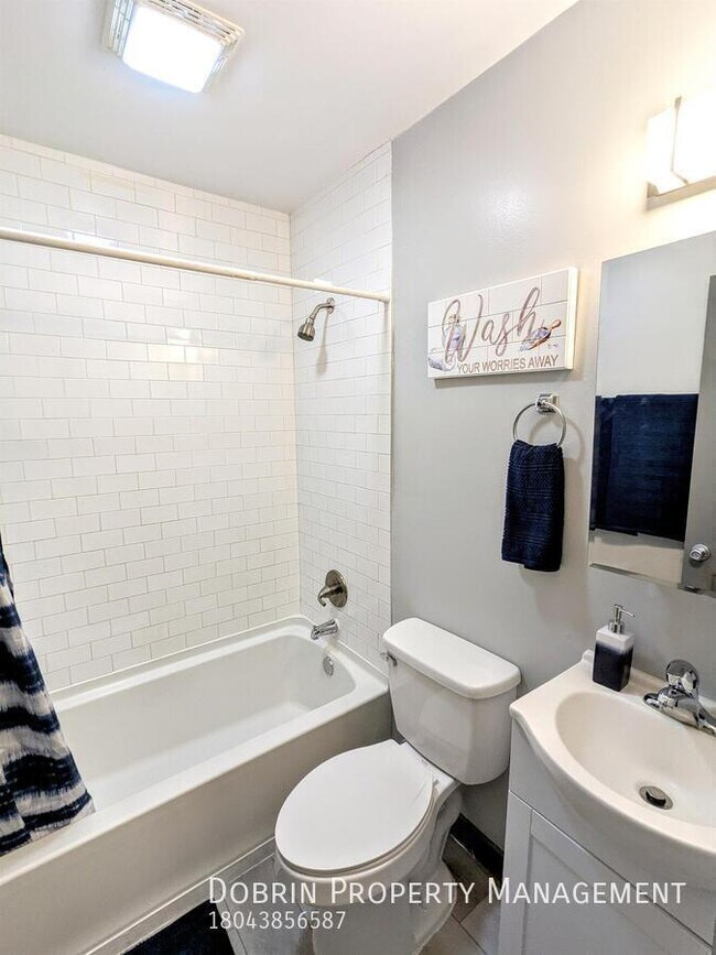 Building Photo - 1707 Colorado Ave