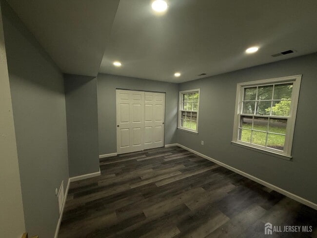 Building Photo - 5 Pelmont Pl