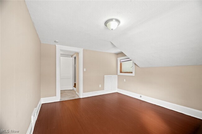 Building Photo - 153 Henry St