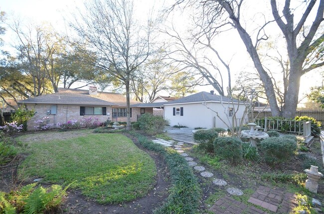 Building Photo - 13722 Lynnwood Ln