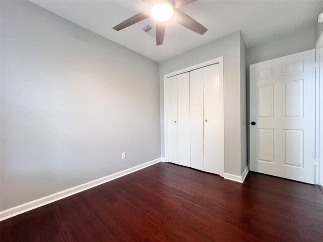 Building Photo - 15543 Scenic Haven Dr