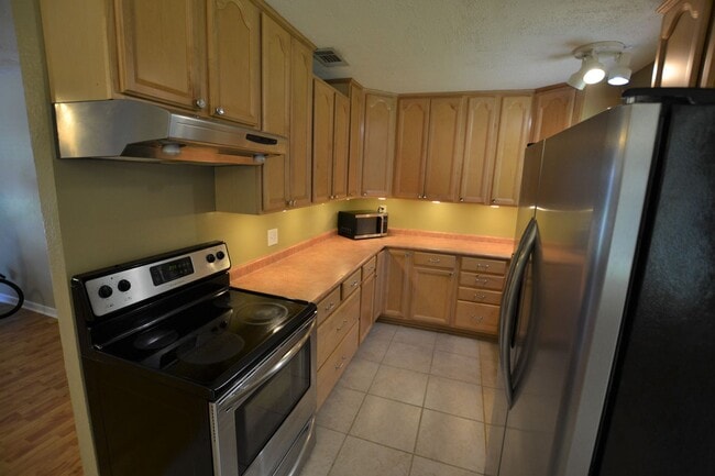 Building Photo - West Feliciana School District! 3 bedroom, 1.5 bath home in coveted Audubon Hills Subdiv