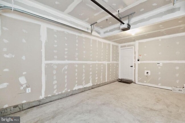 Building Photo - 10700 Presidential Pkwy