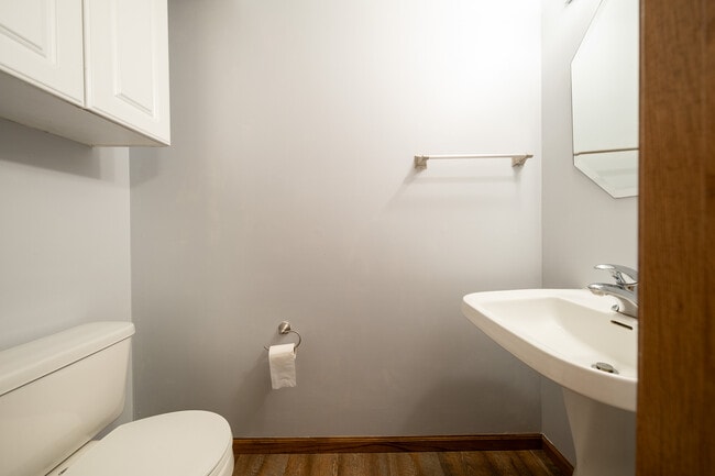 Building Photo - 4892 Bluff Heights Trail SE