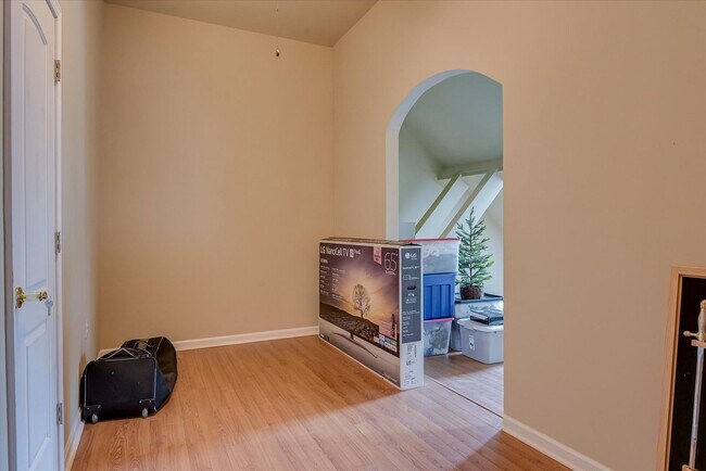 Building Photo - 4 Bedroom 2.5 Bath in Jones Crossing