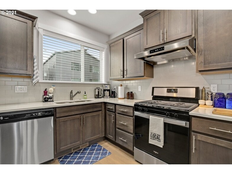 Building Photo - 17859 SW Rudolph Ln