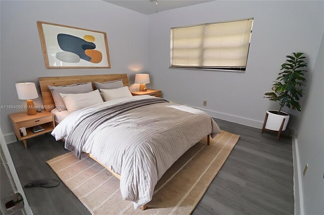 Primary Photo - 1206 N 22nd Ave