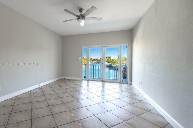 Building Photo - 2225 NE 123rd St