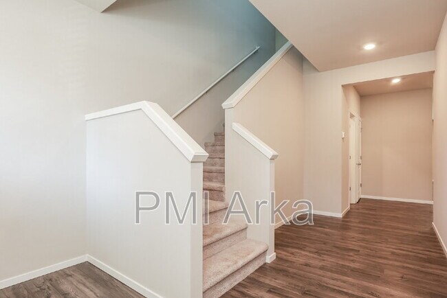 Building Photo - 10823 32nd St NE