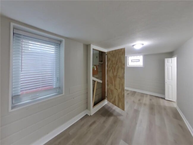 Building Photo - 741 68th Ave NE