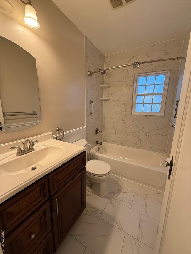 Building Photo - 956 Cherry Ln