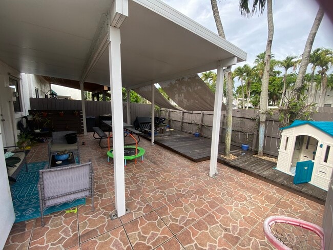 Building Photo - 7112 SW 113th Ct