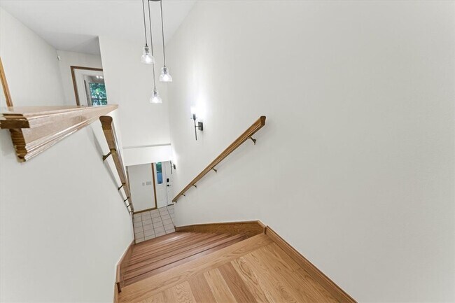 Building Photo - 3261 Eden Dr