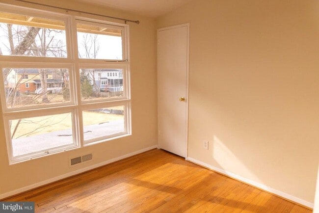 Building Photo - 6519 Byrnes Dr