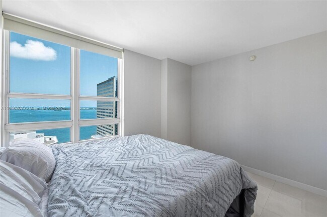 Building Photo - 951 Brickell Ave