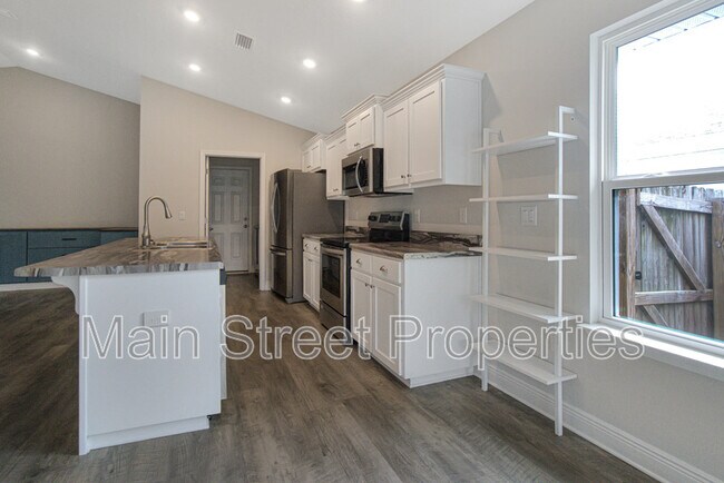 Building Photo - 152 Polo Ter